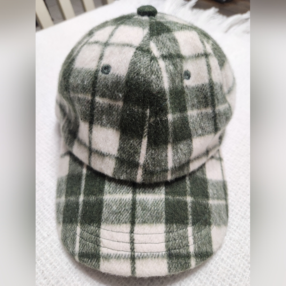 Universal Thread Women's Wool Blend Buffalo Plaid Baseball Cap Cream Green